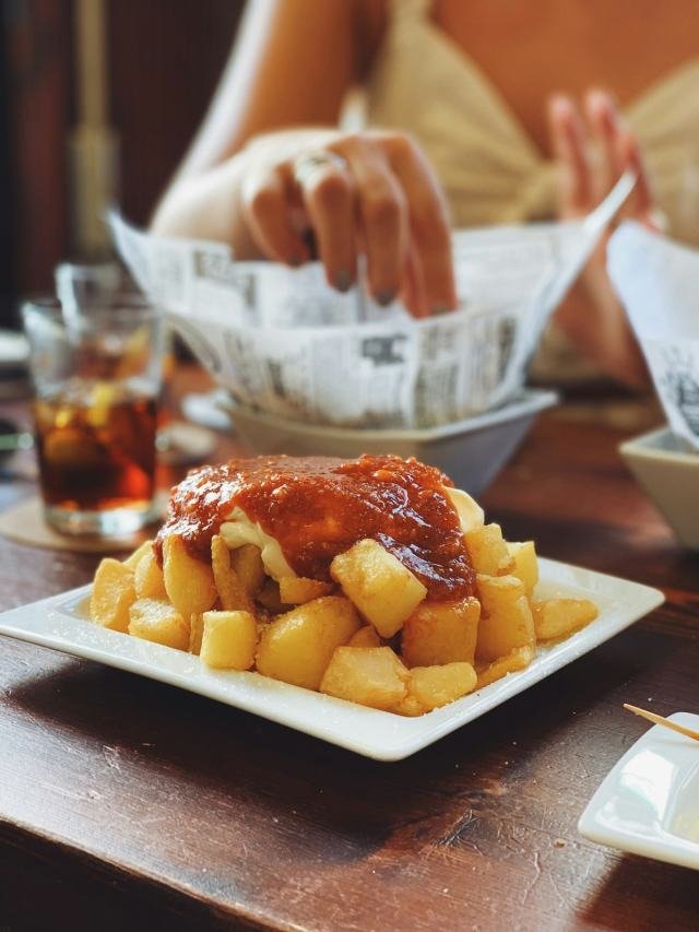 Bravas